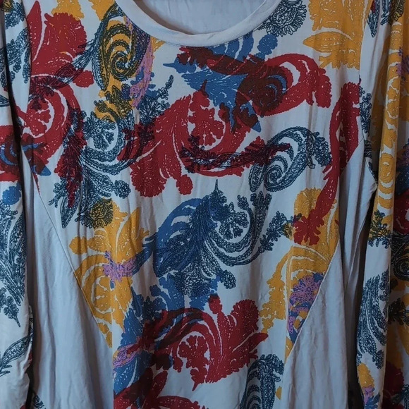 LOGO by Lori Goldstein Blue paisley tunic with pockets - Picture 9 of 9